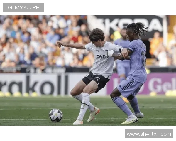 武汉足球队快攻战术解析与战绩影响的深度探讨