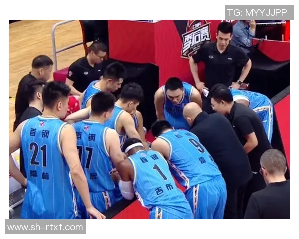 成都篮球队比赛经验引发热议球迷对战术和表现的不同看法