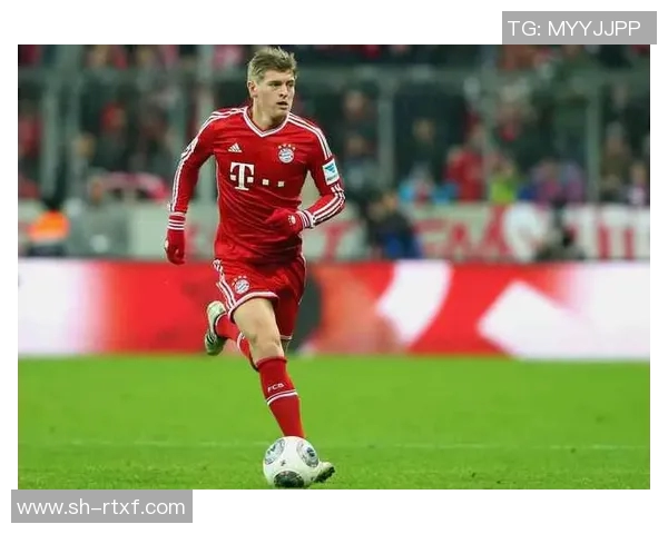 克罗斯在足球世界中的传奇之路与他对球队的深远影响分析