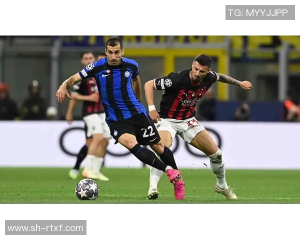 马丁内斯的传奇旅程：从草根球员到世界足球巨星的蜕变与荣耀