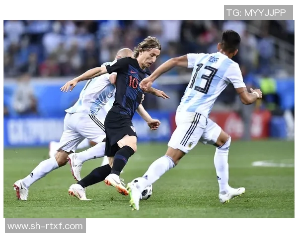 阿根廷与克罗地亚精彩对决重播回顾赛场瞬间与精彩进球分析 阿根廷与克罗地亚精彩对决重播回顾赛场瞬间与精彩进球分析