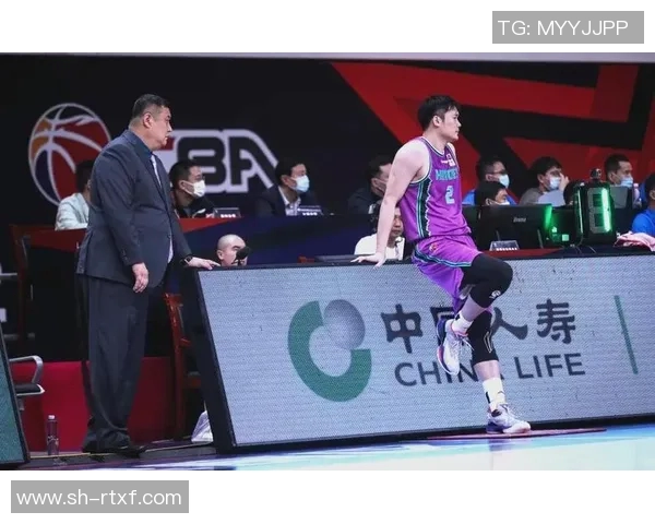 丁彦雨航在对阵福建的精彩表现引发球迷热议与期待 丁彦雨航在对阵福建的精彩表现引发球迷热议与期待