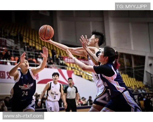 广西威壮与北京雄鹿的激烈对决揭示篮球新格局的精彩瞬间