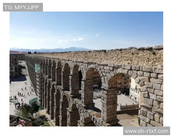 瓜达拉与莱昂的精彩对决揭示了足球战术的博弈与激情的碰撞 瓜达拉与莱昂的精彩对决揭示了足球战术的博弈与激情的碰撞