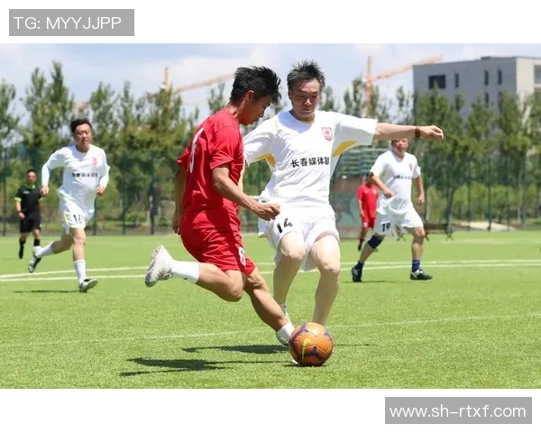 长春亚泰与悉尼足球队激战正酣比分揭晓引发球迷热议